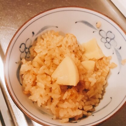 たけのこたくさん頂いたのでたけのこご飯に♡
簡単で美味しい(^^)
また作りまーす！